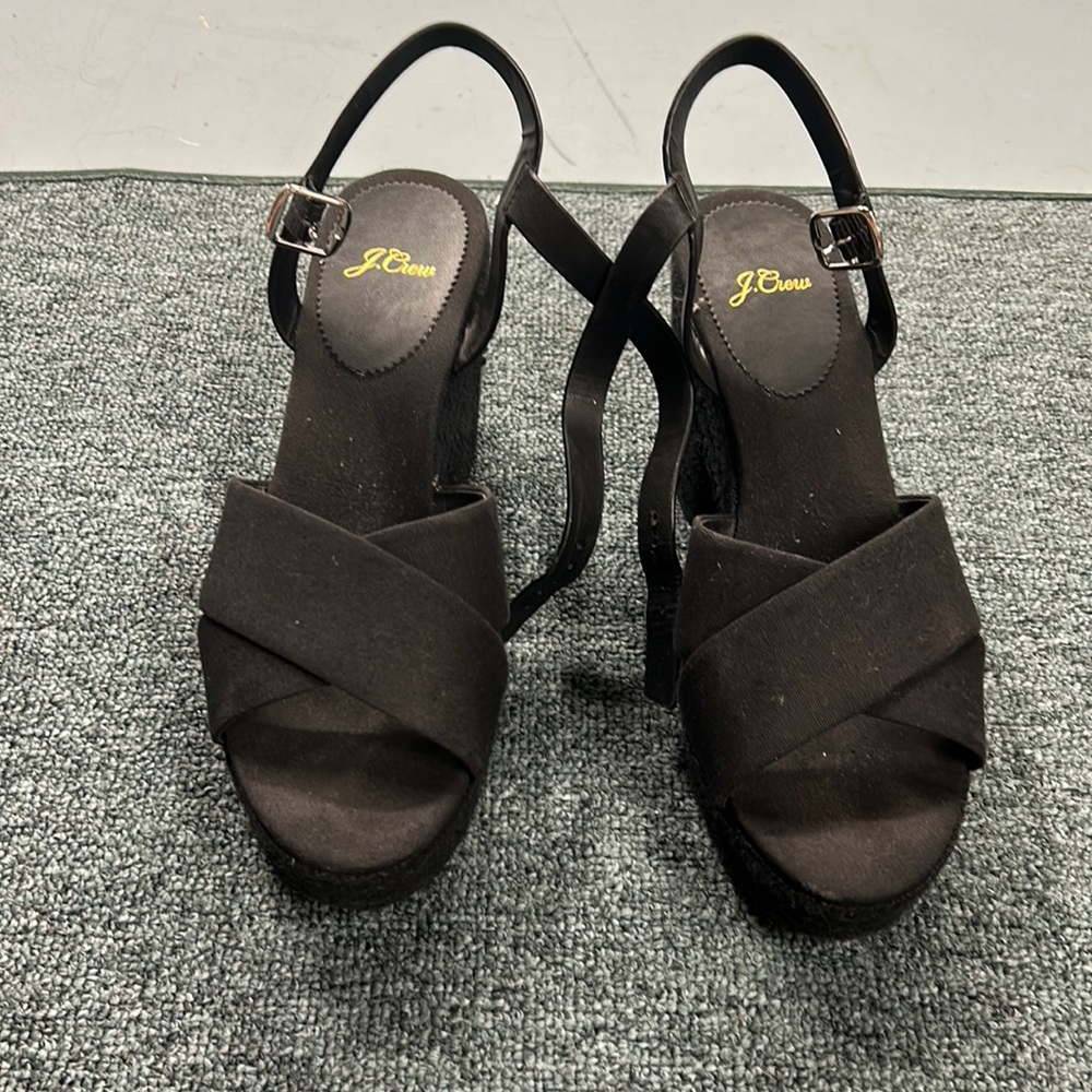Amazing black J crew platform sandals. Only worn a few times.